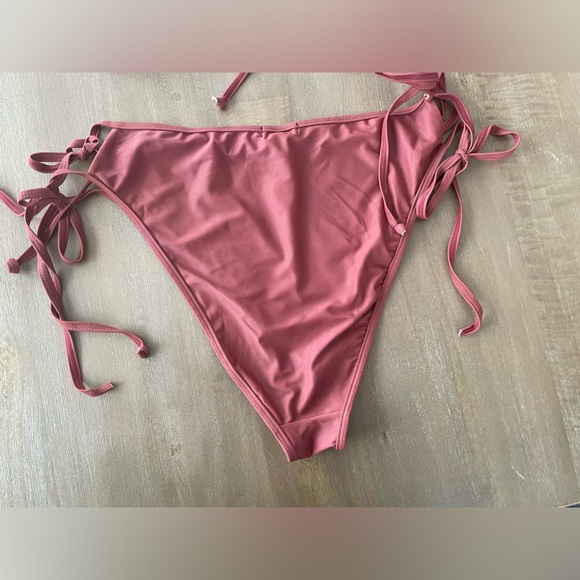 Nasty Gal String Bikini Set in Rust Size 10 - Picture 4 of 7